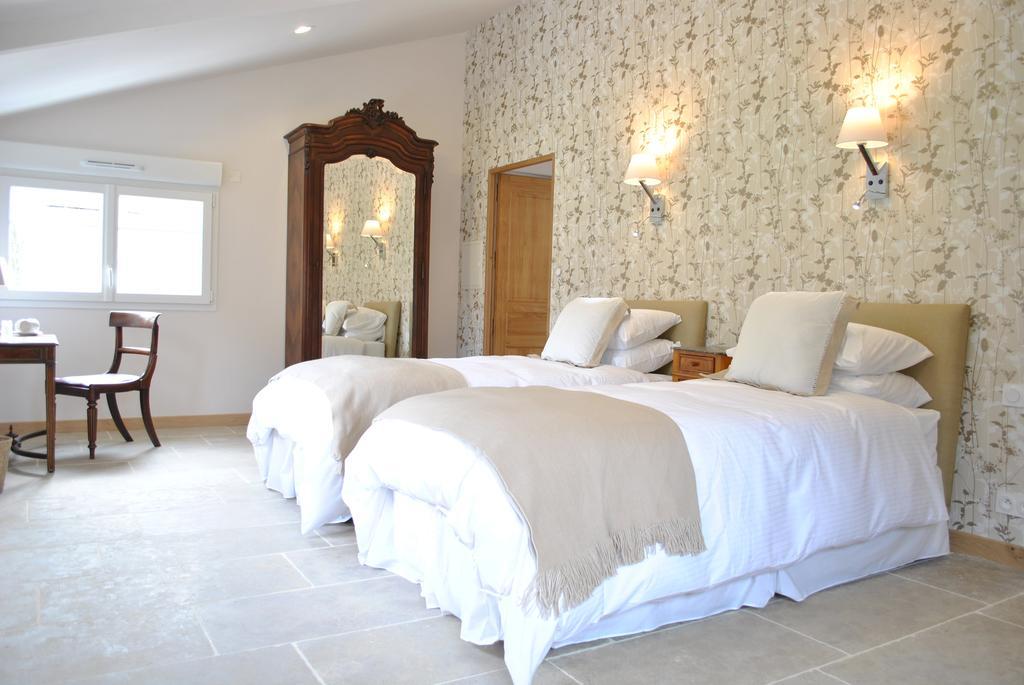 Le Manoir De La Vieille Douve Bed & Breakfast Bourg-d'Ire Phòng bức ảnh