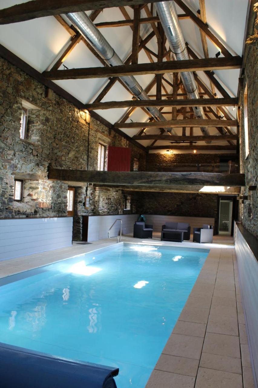 Le Manoir De La Vieille Douve Bed & Breakfast Bourg-d'Ire Ngoại thất bức ảnh